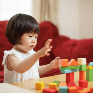 Cần một cô bảo mẫu về chăm bé nhà em được 7 tháng ở chung cư Khánh Hội 2.