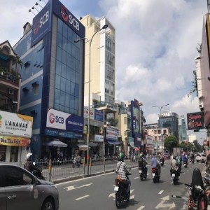 Sáng Nay Em Tìm 1 Cô Về Giúp Việc Nhà Cho Gia Đình Bác Tư Ở Quận Phú Nhuận