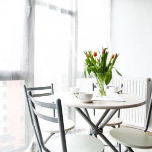 Nhà em trên đường Xóm Đất, quận 11 cần tìm cô giúp việc nhà lương cao