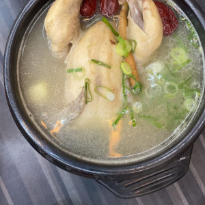 Lương 10 Triệu Tìm Gấp Một Cô Về Làm Nội Trợ Trong Gia Đình Có Đôi Vợ Chồng Và Thằng Cu 8 Tuổi Đều Đi Làm, Đi Học Cả Ngày