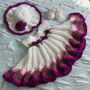 Tuyển gấp 1 cô chăm bà đi làm bao ăn ở lại ạ