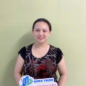 Em đang tìm việc cho cô ruột em ạ