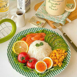 Em đang tuyển gấp 1 cô giúp việc nấu ăn dọn dẹp cho gia đình em