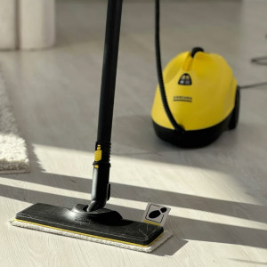 E tìm cô giúp việc cho 3 người lớn ở ( ngay bến xe chợ lớn) độ tuổi 60tuổi trở xuống