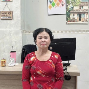 Cô Hồng rất thiện chí đi làm , việc gì cũng không ngại đang tìm việc bao ăn ở lại ạ