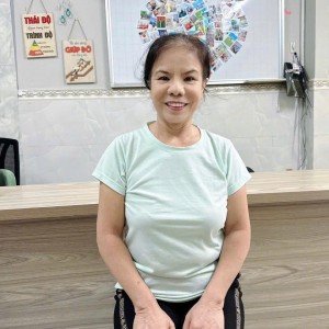 Cô Thơm đang ở quê , đang tìm việc bao ăn ở lại ạ