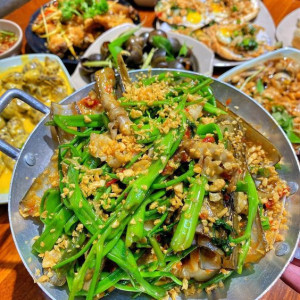 Nhà em đang cần gấp chị nào làm được alo e nha