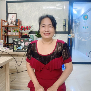 Chị Hồ chuyên chăm người già - giúp việc nhà đi làm bao ăn ở lại ạ