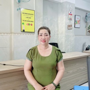 Chị Tuyển đang tìm việc chăm bà hoặc giúp việc nhà bao ăn ở lại ạ