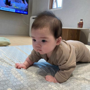 Vợ Chồng E Tha Thiết Tìm Cô Chăm Sóc Em Bé Được 5 Tháng
