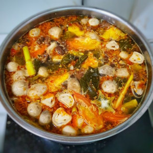 Việc Gấp Cần Người Làm Ở Quận 8. Tuyển Cô Về Làm Việc Nhà Và Nấu Ăn Cho Nhà