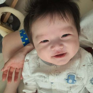 Vợ Chồng Em Đang Cần Gấp Cô Bảo Mẫu ,chăm Bé 7 Tháng Tuổi Gần Bến Xe Miền Tây