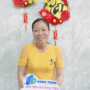 Em đang tìm việc cho chị gái em mới ở quê lên ạ