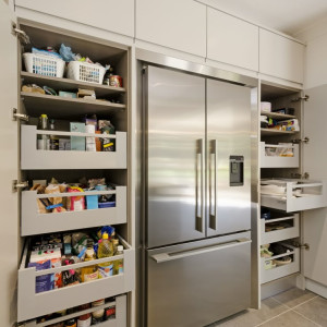 Nhà mặt phố 1 lầu ở quận 4 đang cần 1 cô giúp việc nhà (bao ăn ở)