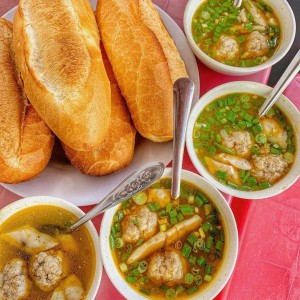 Trên đường Lê Trọng Tấn Quận Tân Phú tuyển ngay 1 chị giúp việc nhà ( bao ăn ở)