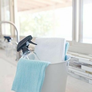 Nhà em có 3 người lớn, không có người già hay trẻ con hiện đang ở nhà 1 trệt 1 lầu tại đường Tôn Đản quận 4, cần ngay 1 cô về giúp việc nhà.