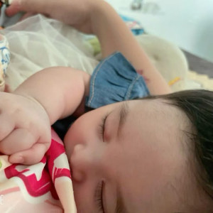 Gia Đình Em Ở Chung Cư Thảo Điền Cần Tìm Người Chăm Bé Gần 1 Tuổi. Bé Ngoan, Dễ Ăn, Dễ Ngủ, Công Việc Chỉ Liên Quan Đến Bé