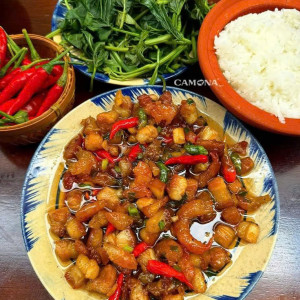 Gia đình em đang tuyển gấp ạ