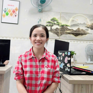 Chị Thu gia đình khó khăn đang cần tìm việc bao ăn ở lại ạ