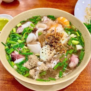 Cần người làm bao ăn ở lại và lâu dài ạ