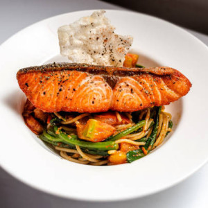 Con Cần 1 Cô Giúp Việc Dọn Dẹp Nhà Cửa + Nấu Ăn Tối Lương 11 Triệu Quận Tân Bình Bao Ăn Ở Lại