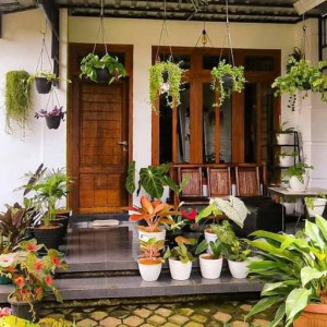 EM CẦN TUYỂN CÔ GIÚP VIỆC BIẾT NẤU ĂN TRÊN ĐƯỜNG NGUYỄN TẤT THÀNH QUẬN 4.