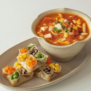 Gia đình em cần gấp 1 cô giúp việc nhà đi làm bao ăn ở lại ạ