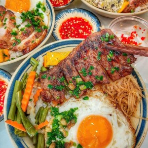 Gia đình em đang cần gấp 1 cô chuyên nấu ăn ngon đi làm bao ăn ở lại ạ
