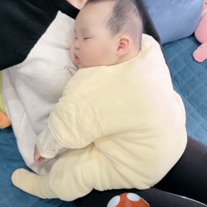 Vợ Chồng Trẻ Ở Đường Đinh Tiên Hoàng, Quận 1 Cần Gấp 1 Cô Bảo Mẫu Về Chăm Bé 6 Tháng Tuổi.