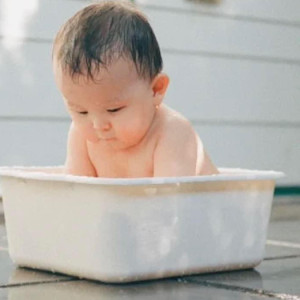 Gia Đình Em Tuyển Gấp 1 Cô Chăm Bé Có Tâm Đi Làm Bao Ăn Ở Lại A