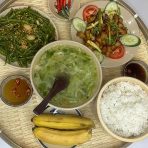 Tuyển gấp 1 cô giúp việc nhà bao ăn ở lại ạ