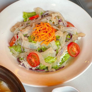 Tìm gấp 1 chị giúp việc nhà đi làm bao ăn ở lại ạ