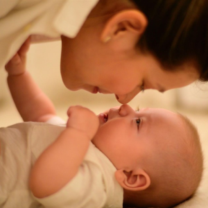 TUYỂN CHỊ CHĂM BÉ SƠ SI NH -LƯƠNG 12TR - Q. 2