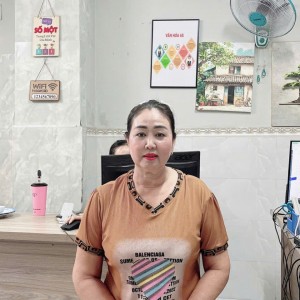 Chị Thủy hiền lành chịu khó đang tìm việc bao ăn ở lại ạ