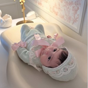 Nhà em tại tìm 1 cô chăm bé 8 tháng tuổi làm ở lại luôn tại…