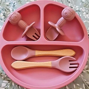 Nhà em cần tìm gấp cô chuyên chăm bé ở trên đường Phong Phú quận 8 LƯƠNG 13 TRIỆU Ạ