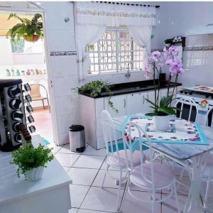 Nhà 1 lầu 1 trệt ở đường Trần Tướng Công Quận 1 Trong hôm nay em cần gấp 1 cô giúp việc nhà .