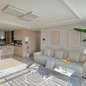 Nhà e có 1 trệt 1 lầu ở đường Phạm Ngũ Lão Gò Vâp cần cô gv làm ở lại