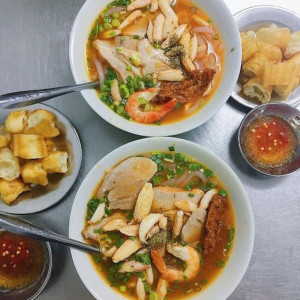 Nhà 3 Người Lớn, Cần Tìm Gấp 1 Cô Vè Làm Nội Trợ Trong Gia Đình