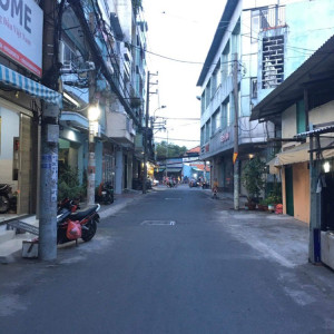 Tuyển Chị Giúp Việc Nấu Ăn Chi Gia Đình Em Có 2 Lầu Nhỏ 43m2 Ở Hoà Hảo- Quận 10, Tphcm.
