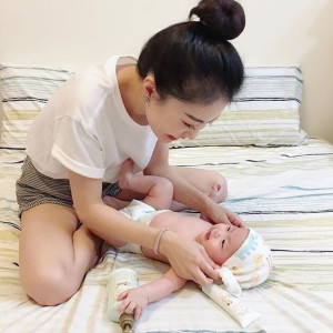 Vợ Chồng E Mới Sanh Con Đầu Lòng Được 2 Tuần Tha Thiết Tìm Cô Bảo Mẫu Về Chăm Bé