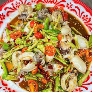 Cần Gấp 1 Cô Chăm Bà Bao Ăn Ở Lại Ạ