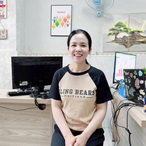 Em đang tìm việc cho chị sang mới ở quê lên ạ