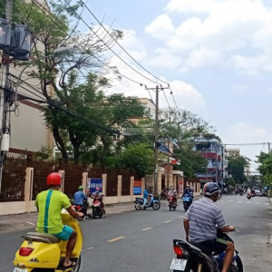 Cô chị nào đi làm không vướng bận gia đình thì liên hệ trực tiếp e  Ngọc nha 0904837869