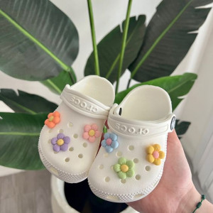 Vợ chồng em bận việc không có thời gian chăm bé nên em Tìm một cô thật sự có kinh nghiệm chăm bé về chăm sóc e bé được 5 tháng !