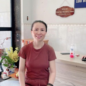 Em đang tìm việc cho cô hàng xóm em ạ