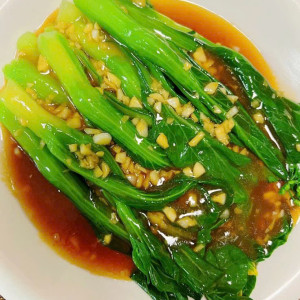 Tuyển gấp 1 cô giúp việc làm lâu dài ạ