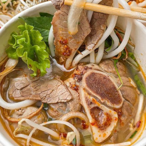 Tuyển 1 Cô Giúp Việc Nhà Dưới 53 Tuổi