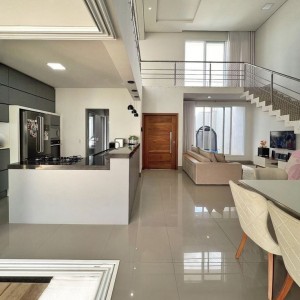 Việc nhà em đang cần gấp lắm rồi các cô ơi, có cô nào đi làm luôn thì đến nhận việc ngay luôn nha