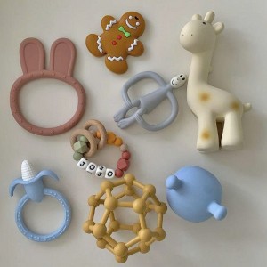 E là mẹ đơn thân có  một em bé 8 tháng ở nhà. Nên em đang muốn tìm một chị có thể phụ em chăm bé.